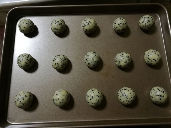 Black Sesame Mochi Bread recipe