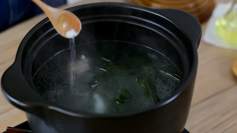 Pork Ribs Seaweed Soup recipe