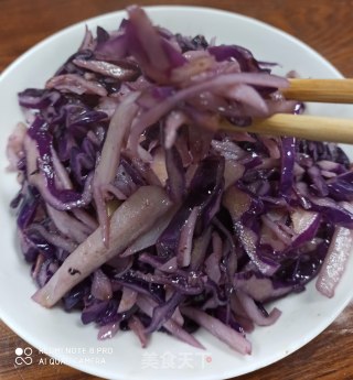 Fried Lotus Root with Purple Cabbage recipe