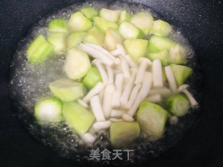 The Golden and Delicious Loofah, Egg, Mushroom Soup, Simple and Low-fat, The Whole Family Likes It recipe
