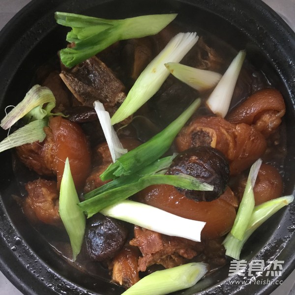 Yushu Money Braised Pork Knuckles recipe