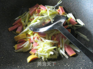 Stir-fried Leek Sprouts with Meat Sausage recipe