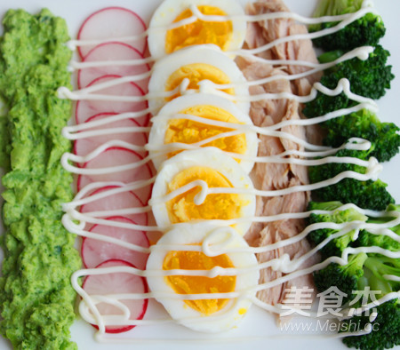 Broccoli Egg Tuna Salad recipe