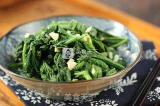 Stir-fried Pumpkin Leaves with Garlic recipe