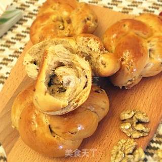 Walnut Red Date Meal Buns recipe