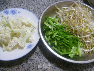 Celery and Cauliflower Stir-fried Soy Sprouts recipe