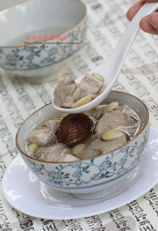 Moisturizing Dryness and Replenishing Qi-chuanbei Almond Pig Lung Soup recipe