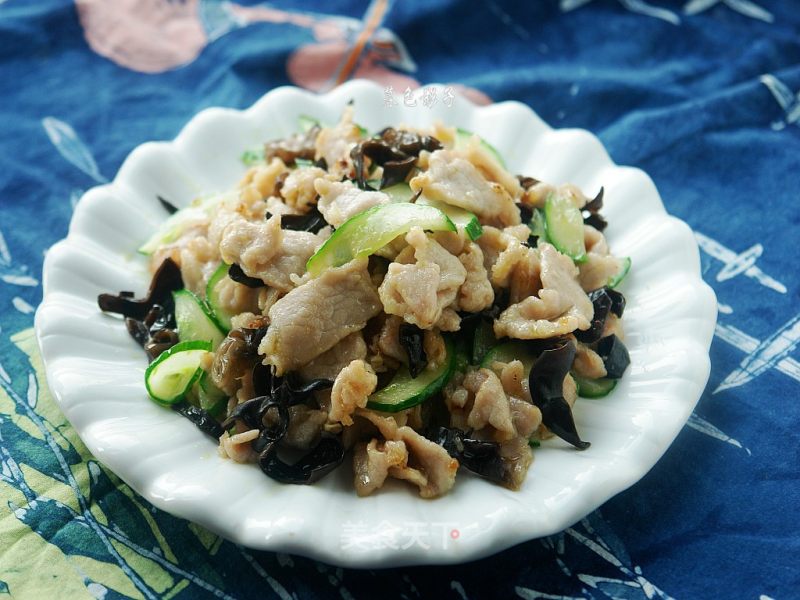 Stir-fried Meat Fungus Melon Slices recipe