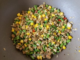 Stir-fried Quinoa Rice with Beef and Cowpea recipe