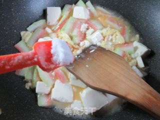 Tofu with Egg and Watermelon Peel recipe