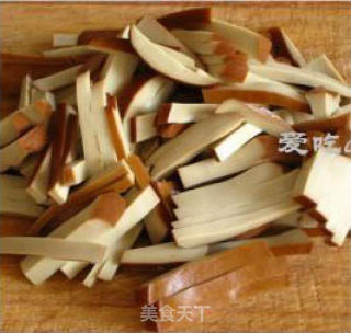 Stir-fried Dried Tofu with Leek and Moss recipe