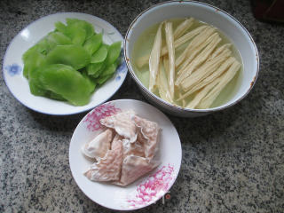 Stir-fried Lettuce with Pork Yan Yuba recipe