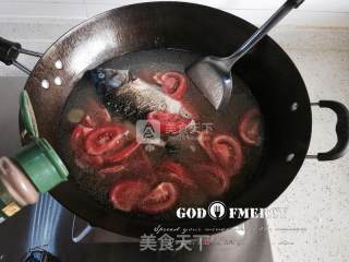 Challenging The Limit of Taste Buds: The Way to Eat Tomato Crucian Carp Soup recipe