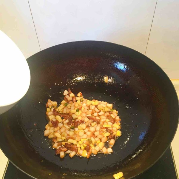 Stir-fried Pork with Peanut Sprouts recipe