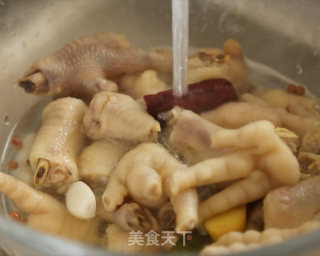 Home-cooked Chicken Feet with Pickled Peppers recipe