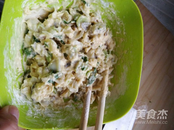 Quick Breakfast Leftover Noodles recipe