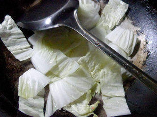 Stir-fried Cabbage with Silver Almonds recipe