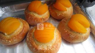 Milky "yellow Peach Bread" recipe