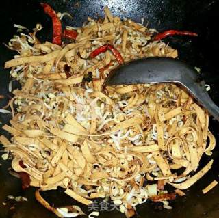 Spicy Stir-fried Bean Sprouts and Bean Curd recipe