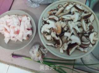 Stir-fried Pork Belly with Shiitake Mushrooms recipe