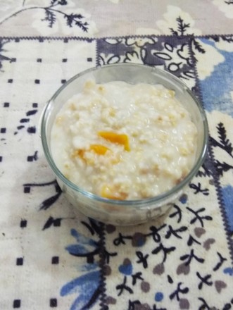 Oatmeal with Dried Fruit