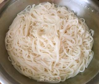 Meat, Ginseng, Tomato and Egg Noodles recipe