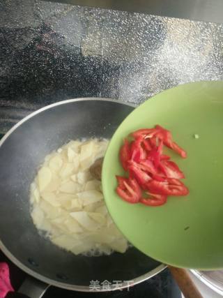 Fried Potato Chips with Red Pepper recipe