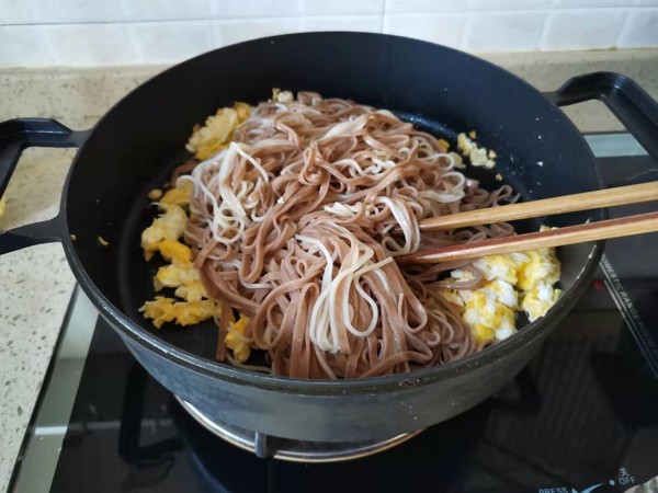 Soba Noodles with Eggs and Vegetables recipe