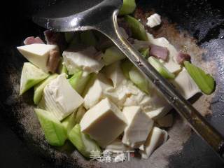 Salty Lean Pork Loofah Tofu Soup recipe