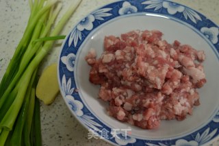 Pork Buns with Chives recipe