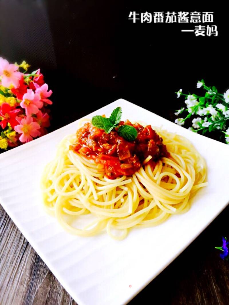 Pasta with Beef and Tomato Sauce recipe