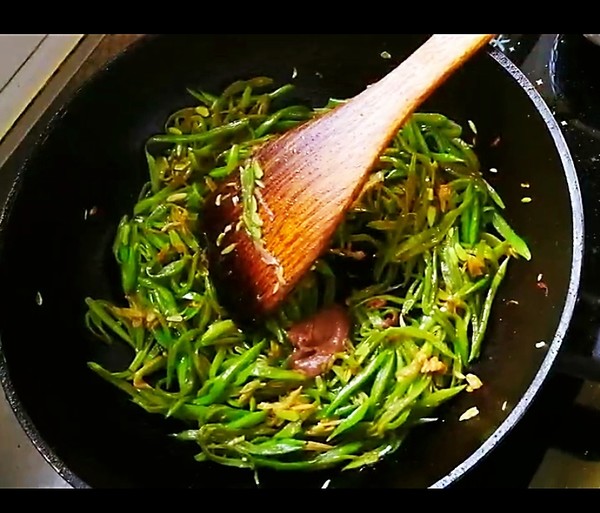 Lentils with Shrimp Paste recipe