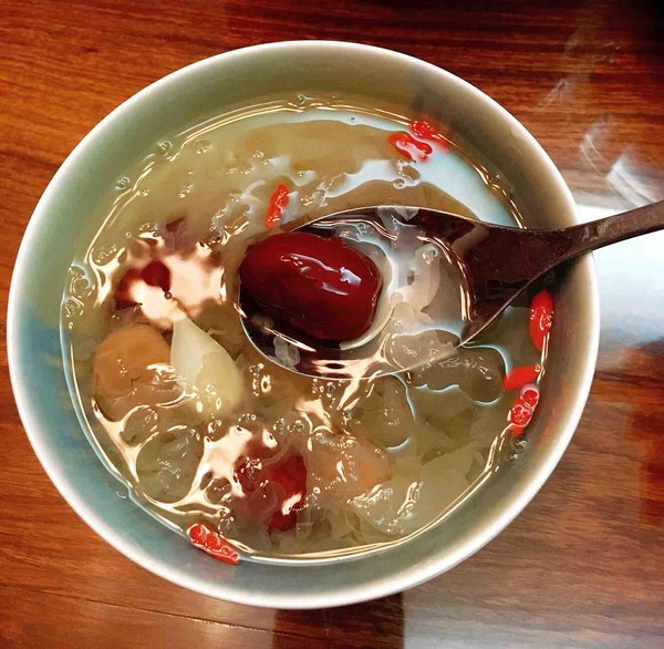 Longan, Red Date and Tremella Soup recipe