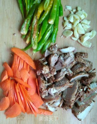 Stir-fried Carrots with Braised Pork recipe