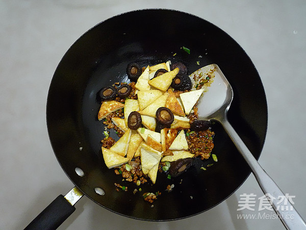 Soy Sauce Stewed Tofu in Clay Pot recipe