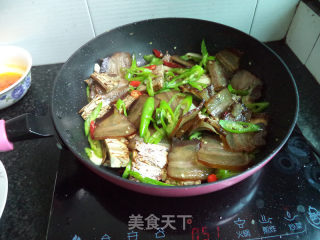 Stir-fried Bacon with Machine-pressed Tofu recipe