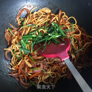 Fried Noodles with Carrots and Onions recipe