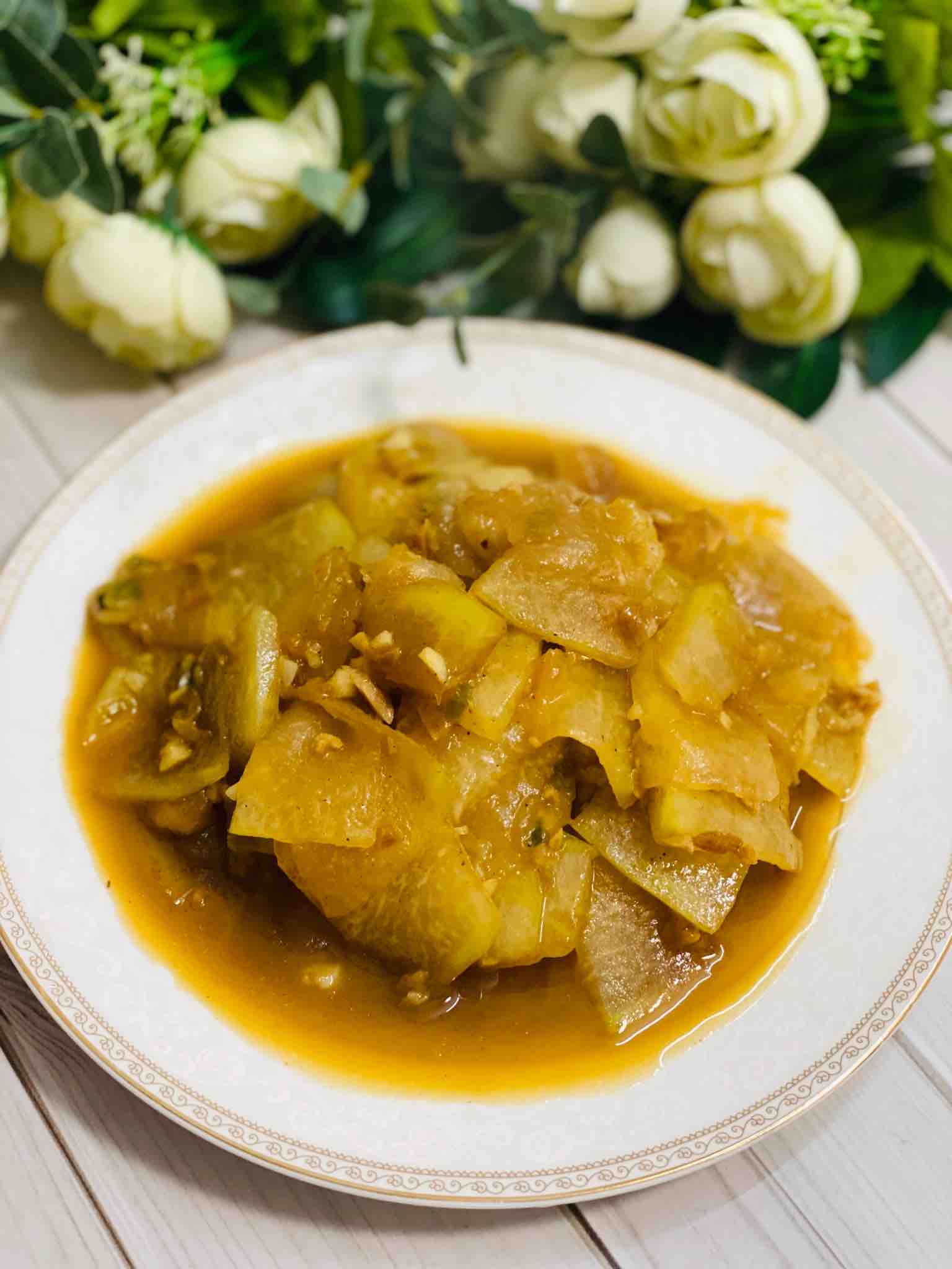 Braised Winter Melon in Sauce is Good for Dinner