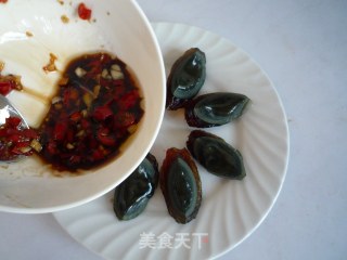 Chopped Pepper Preserved Egg recipe