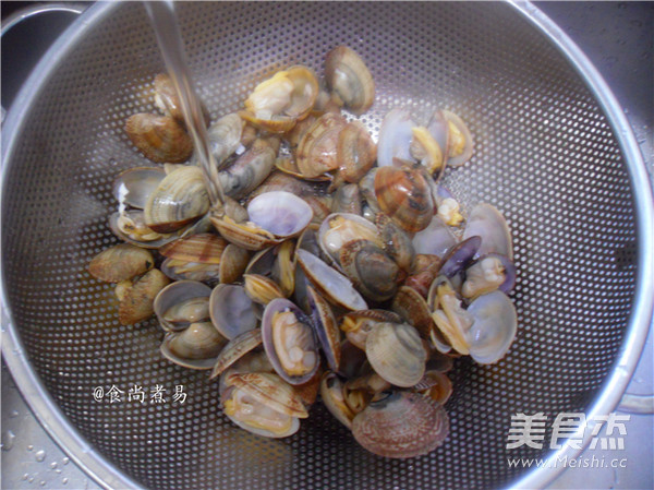 Spicy Popped Clams recipe