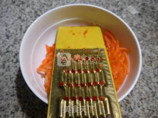 Steamed Minced Pork with Egg and Carrot recipe