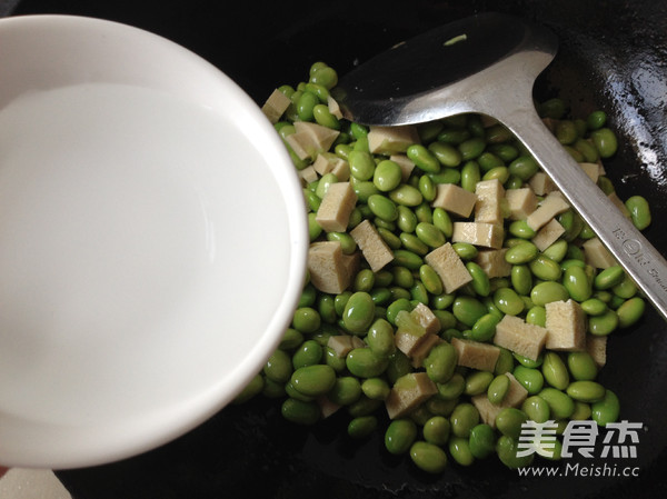 Stir-fried Diced Beans with Edamame and Rice recipe