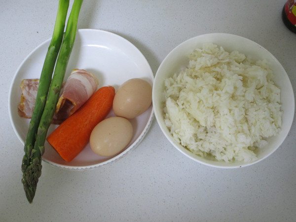 Fried Rice with Bacon and Asparagus Egg recipe