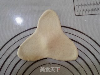 Brown Wheat Red Bean Triangle Bun recipe