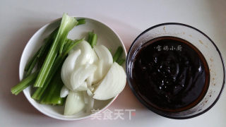 Braised Pork Trotters and Plum Meat in Sauce recipe