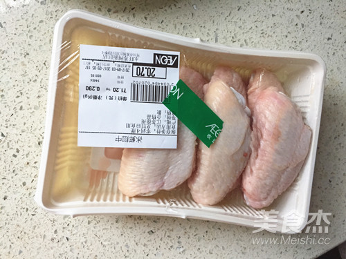 Braised Chicken Wings with Chestnuts recipe