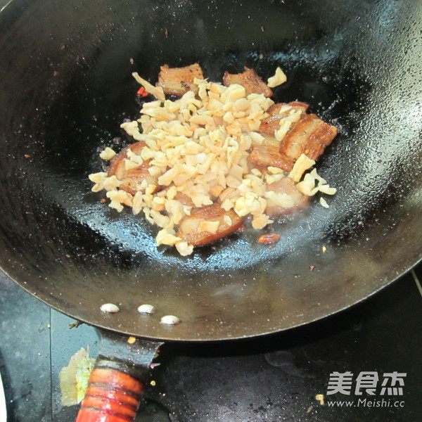 Stir-fried Dongpo Pork with Dried Radish recipe