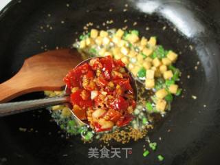 Vegetarian Diced Pork Noodles with Chopped Chili Sauce recipe