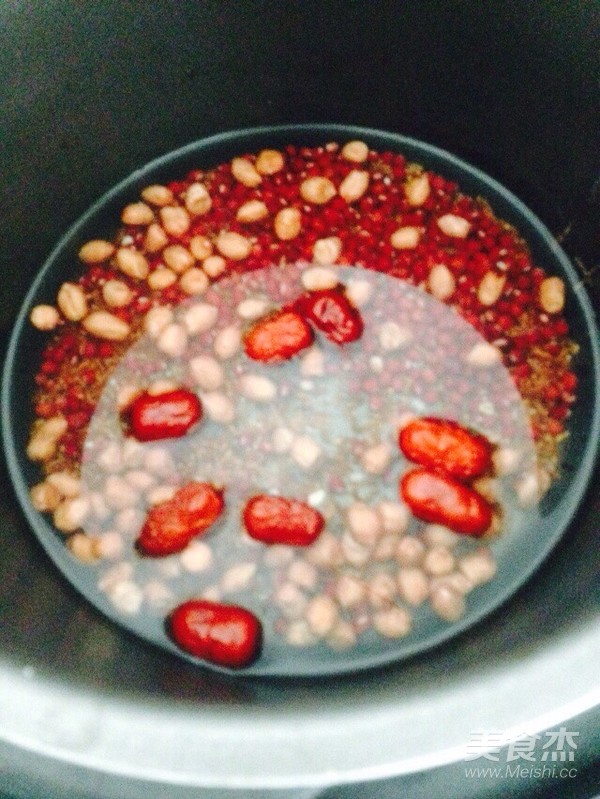 Red Dates, Wolfberry, Red Beans, Peanuts and Red Rice Porridge recipe