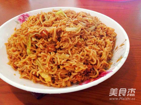 Fried Noodles with Leek and Egg recipe